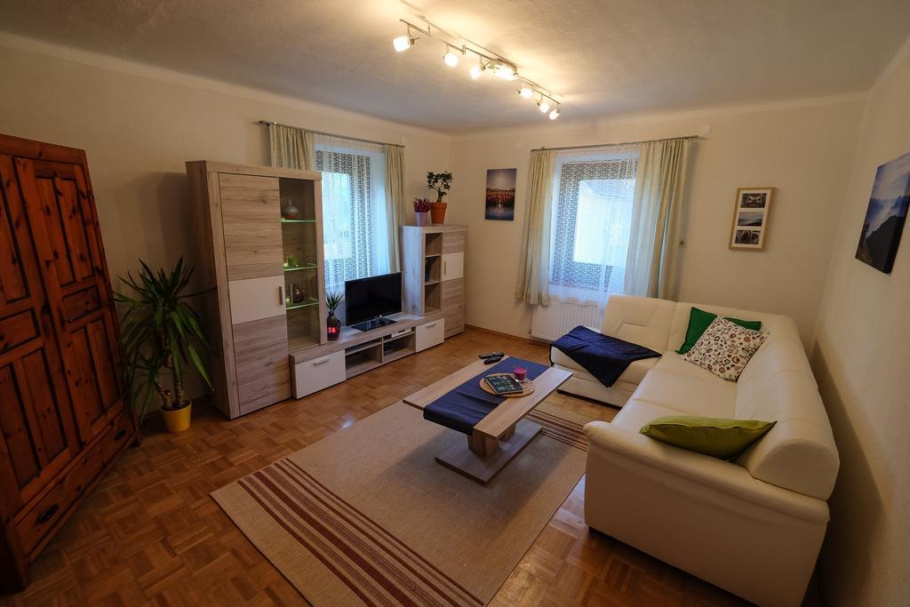 Haus Hubertus Apartment Radnig Exterior photo