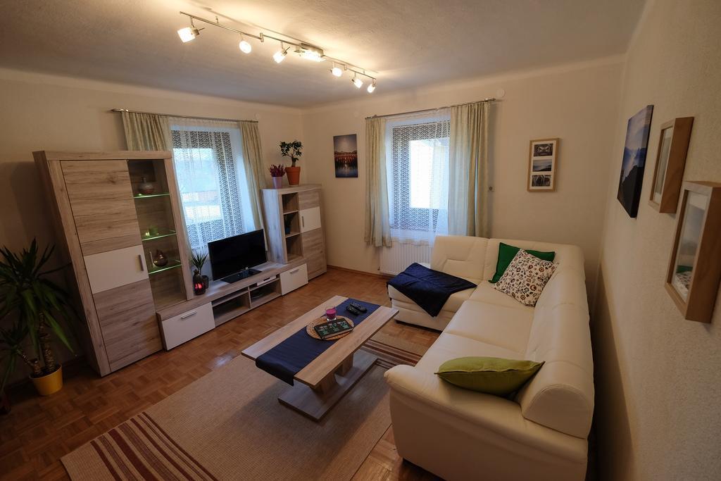 Haus Hubertus Apartment Radnig Exterior photo